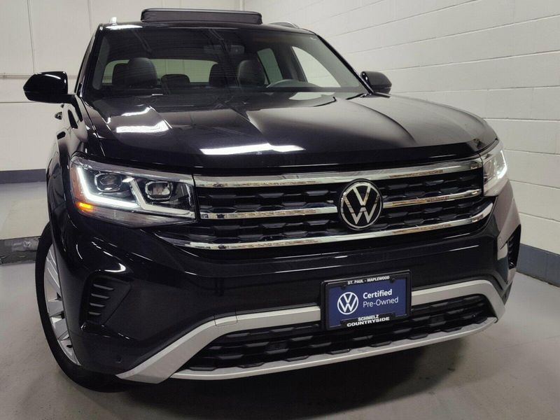 2023 Volkswagen Atlas Cross Sport V6 AWD SE w/Technology/SunroofImage 3