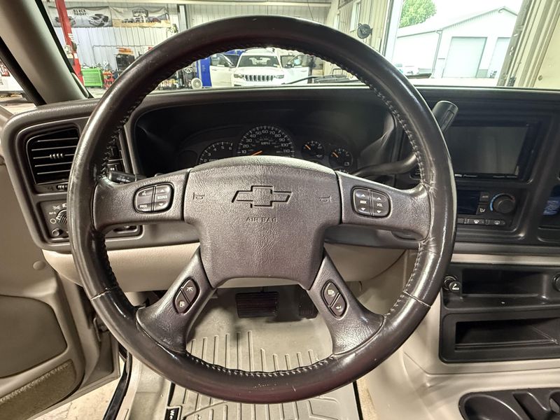 Used 2004 Chevrolet Suburban 1500 Z71Image 18