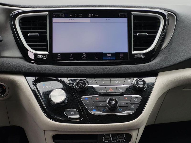 2023 Chrysler Pacifica Touring LImage 34