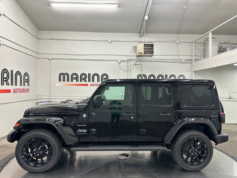 2024 Jeep Wrangler 4-door Sahara 4xeImage 7