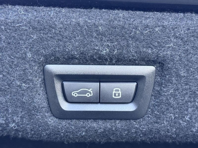 2025 BMW i5 xDrive40Image 16