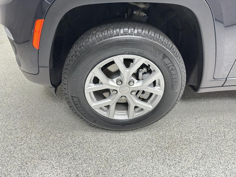 Used 2023 Jeep Grand Cherokee LimitedImage 7