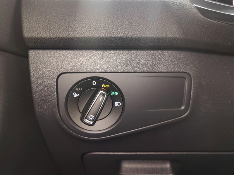 Used 2024 Volkswagen Tiguan AWD SEL R-Line w/Sunroof/NavImage 31