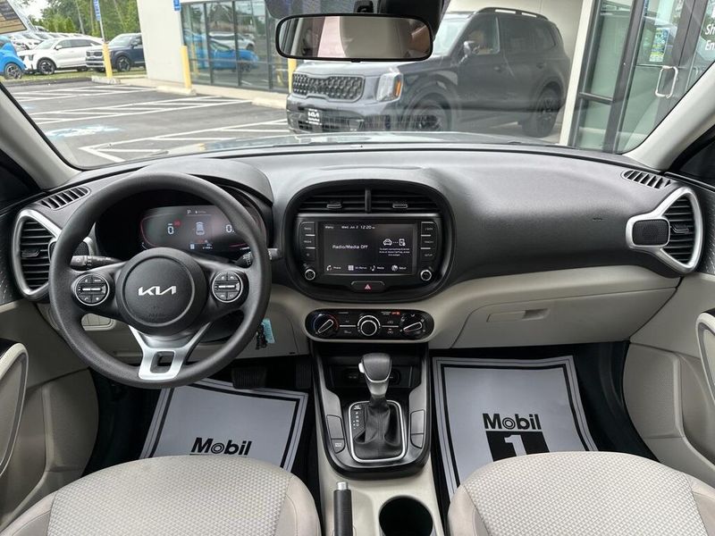 2023 Kia Soul LXImage 23