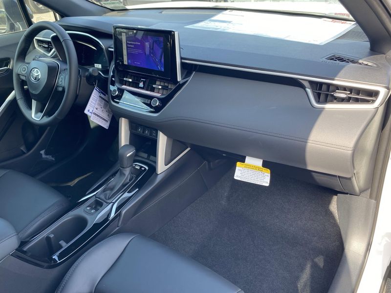 New 2025 Toyota Corolla Cross Image 9