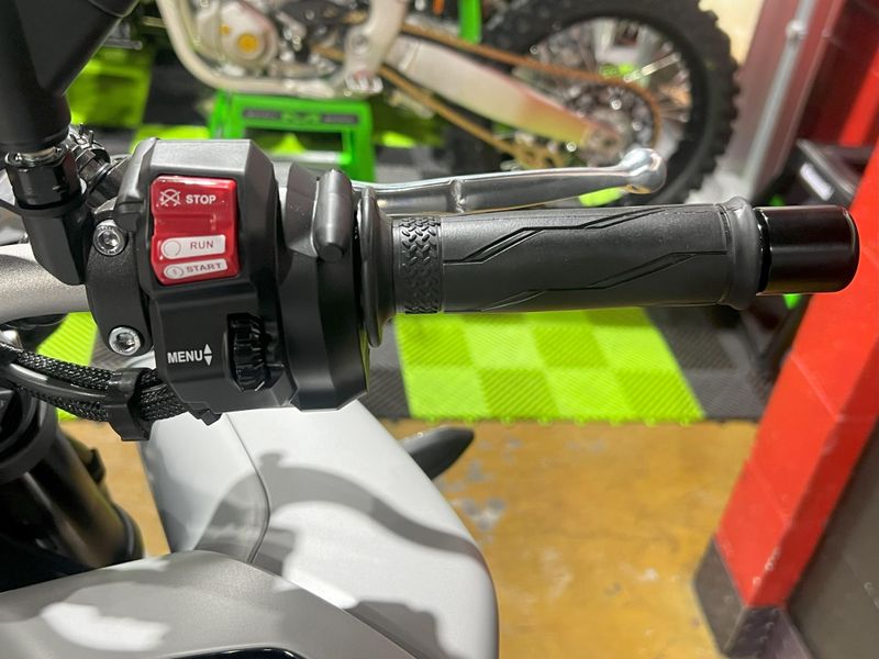 New 2025 Yamaha MT-10 Image 8