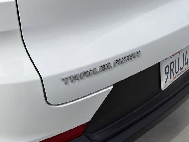 Used 2025 Chevrolet Trailblazer LSImage 4