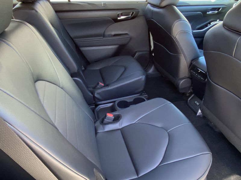 New 2025 Toyota Highlander Image 12