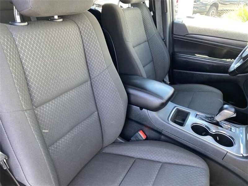 2021 Jeep Grand Cherokee Laredo EImage 11