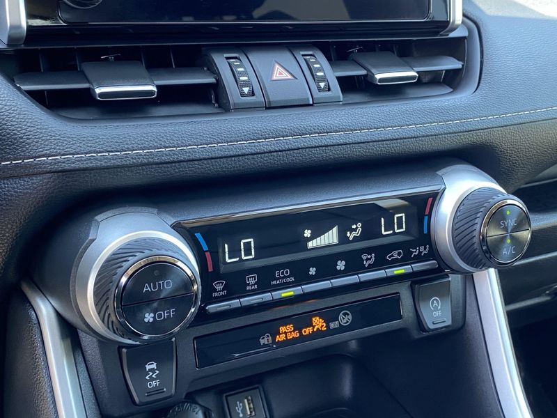 2024 Toyota RAV4 XLE PremiumImage 23
