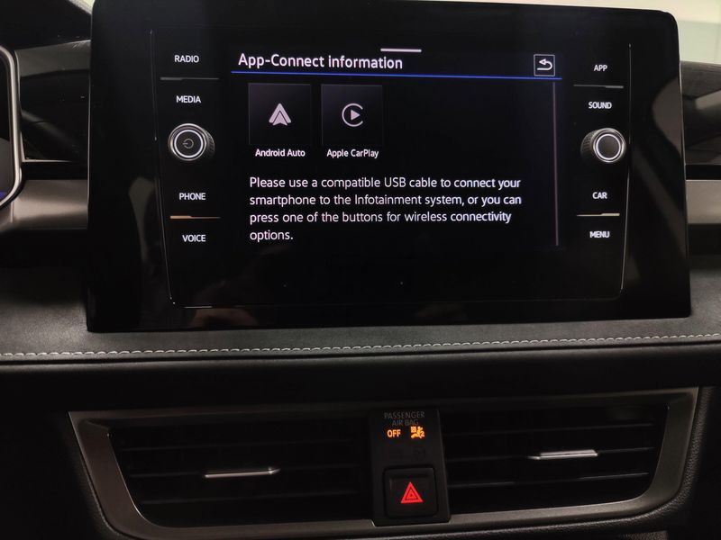 Used 2025 Volkswagen Taos SE Black AWD w/SunroofImage 20