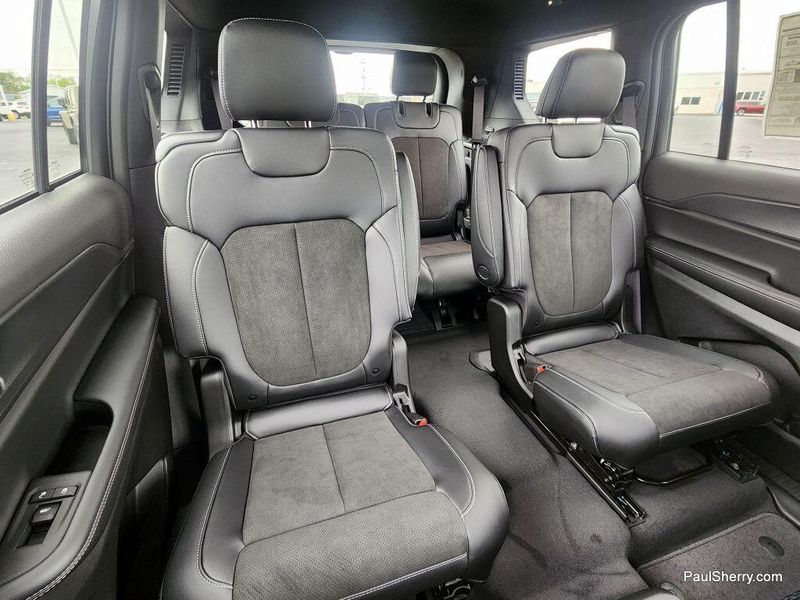 2025 Jeep Grand Cherokee L Altitude X 4x4Image 47