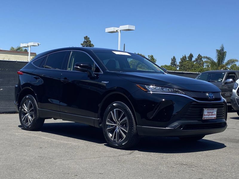 Used 2021 Toyota Venza LEImage 2