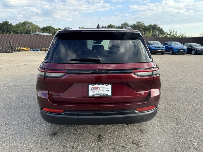 2024 Jeep Grand Cherokee Altitude XImage 7