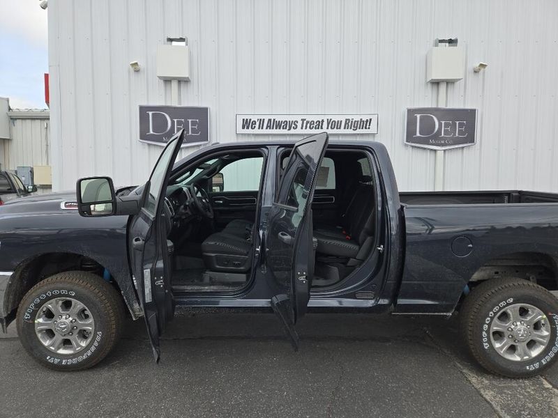 2026 Ram 2500 Big Horn photo 2