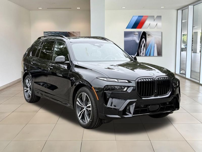 2026 BMW X7 xDrive40iImage 4