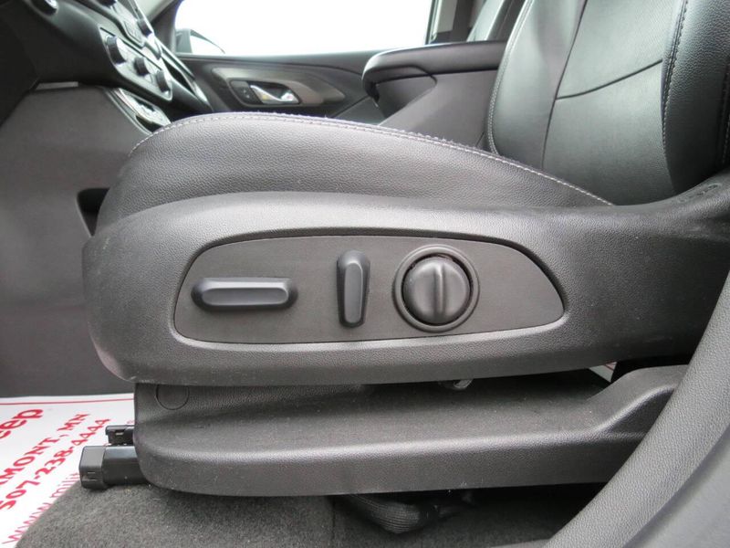 Used 2023 GMC Terrain SLT AWD 4dr SUVImage 11