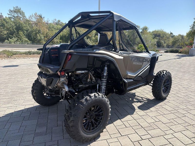 New 2026 Honda TALON1000R FOX LIVE VALVE Image 17
