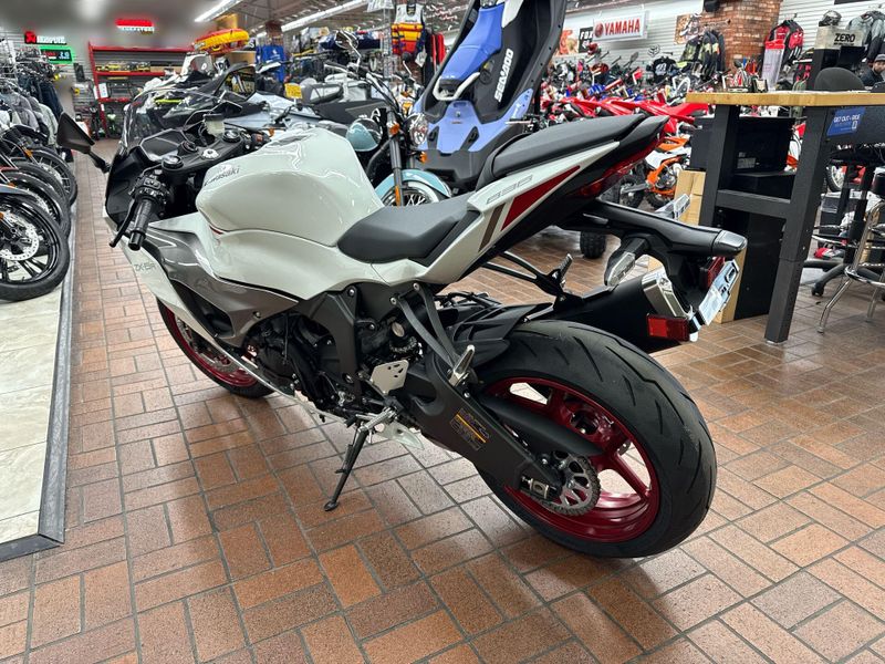 Rr ページ　SCO-72/CC This Zero-Mileage 1996 Kawasaki ZX7-RR Is Priced At RM224
