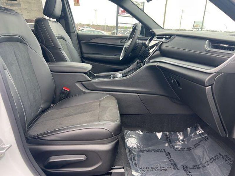 2025 Jeep Grand Cherokee L Altitude X 4x4