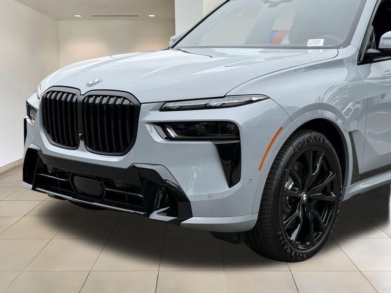 2026 BMW X7 xDrive40iImage 10