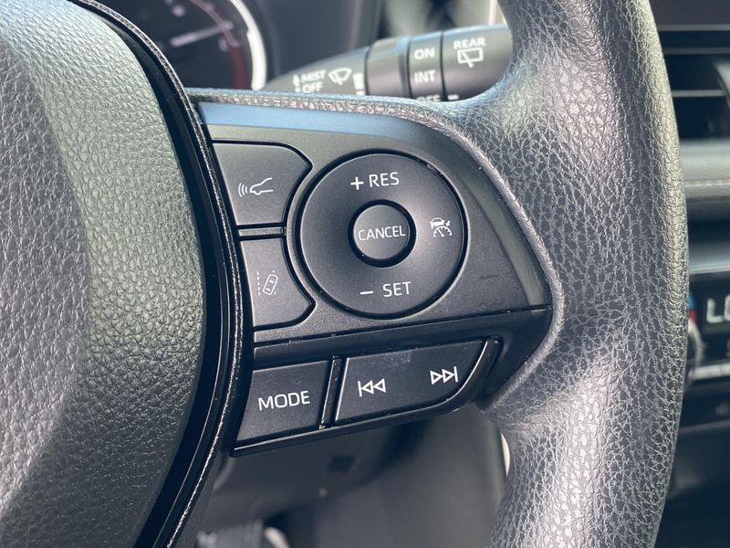 2023 Toyota RAV4 XLEImage 27