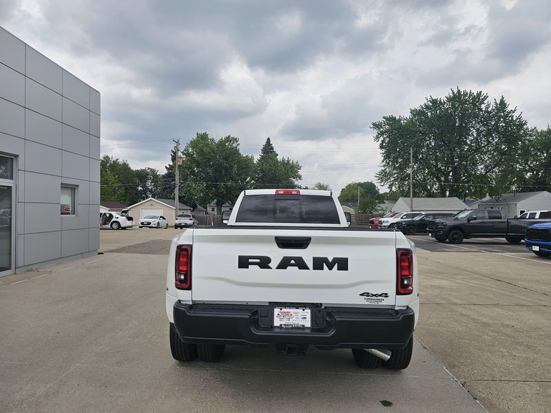 2025 RAM 3500 TradesmanImage 9