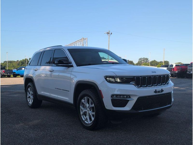 Used 2023 Jeep Grand Cherokee LimitedImage 7