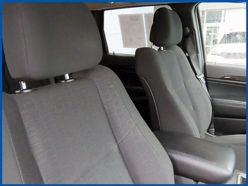 2012 Jeep Grand Cherokee LaredoImage 9