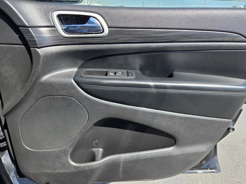 Used 2021 Jeep Grand Cherokee Laredo X 4x4