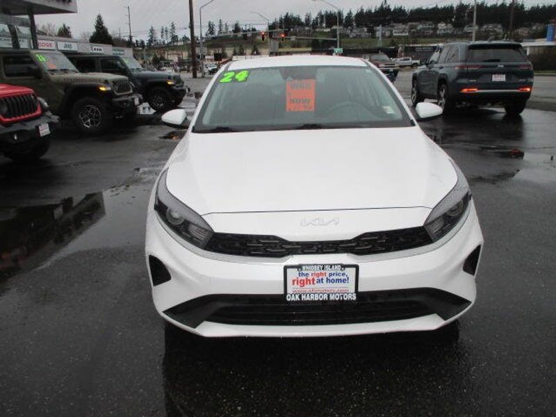 Used 2024 Kia Forte LXSImage 2