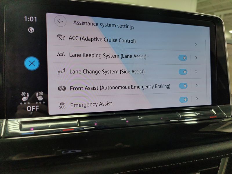 Used 2025 Volkswagen Atlas SE 4-Motion AWDImage 6