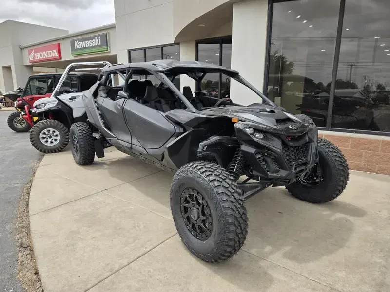2025 Can-Am MAVERICK R MAX X RS 999T DCT TRIPLE BLACK Image 1