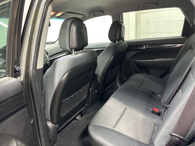 2012 Kia Sorento LX photo 36
