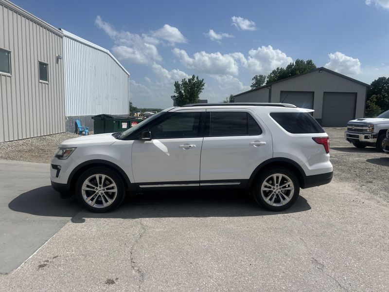 Used 2019 Ford Explorer XLTImage 1