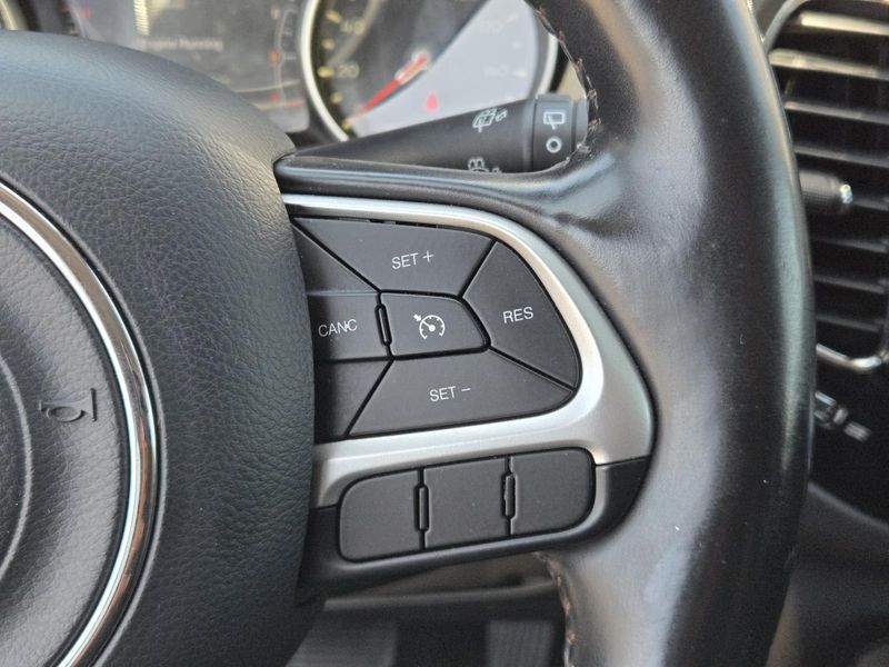 Used 2018 Jeep Compass Limited FWD