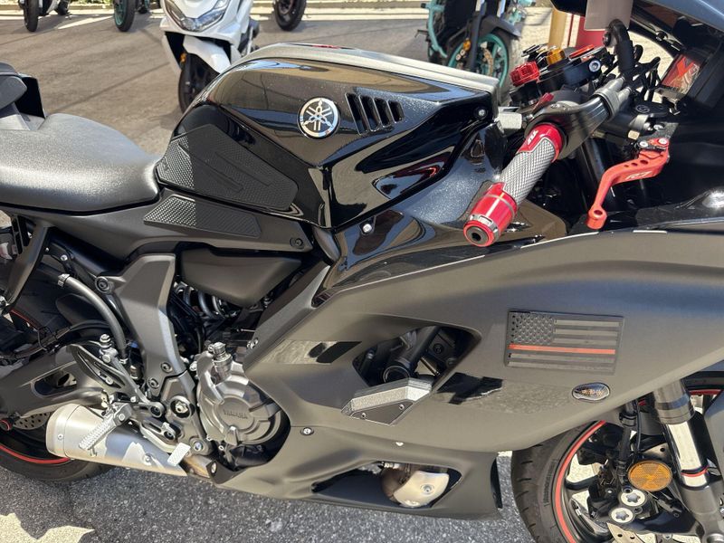 Used 2024 Yamaha YZF-R7 Image 13