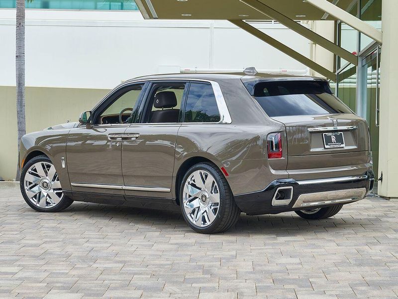 New 2027 Rolls-Royce Cullinan Image 7