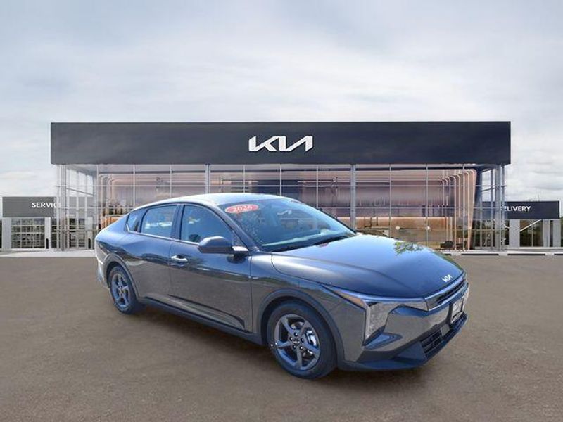 New 2026 Kia K4 LXSImage 11