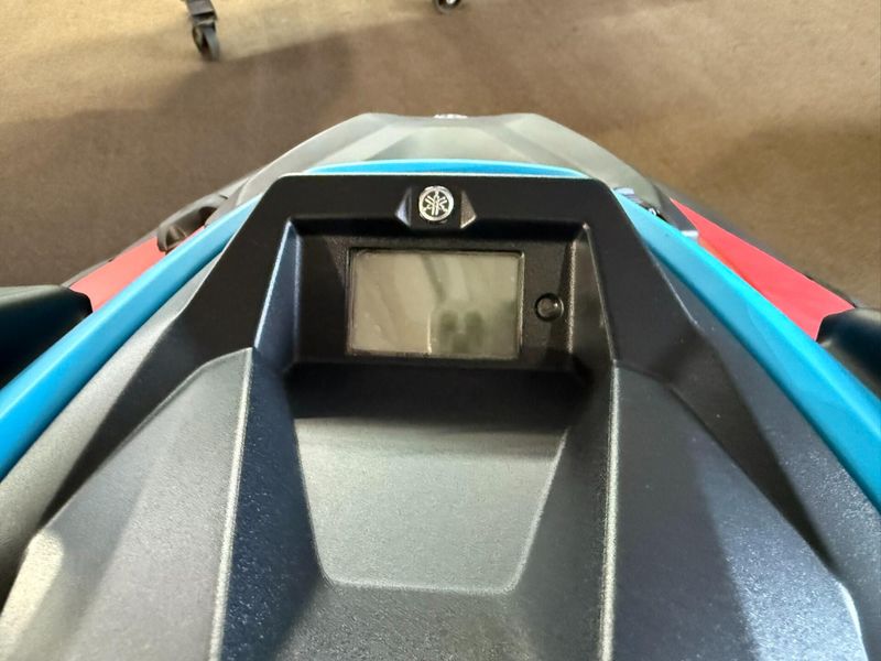 New 2025 Yamaha JETBLASTER DLX (3UP) Image 11