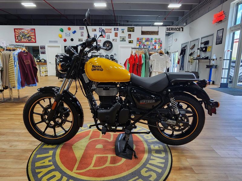 New 2024 Royal Enfield METEOR 350 Image 11