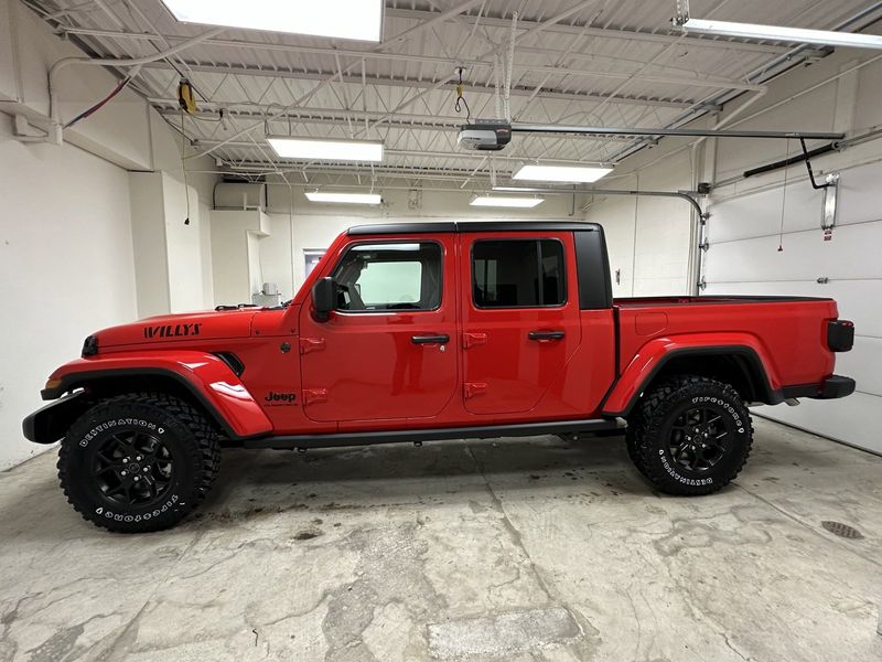 2024 Jeep Gladiator Willys 4x4Image 2