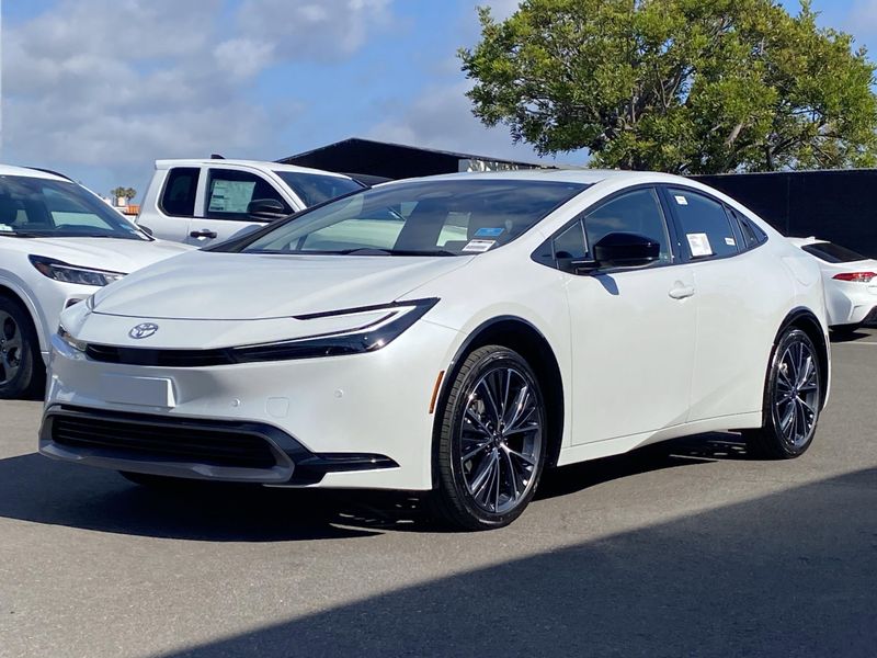 New 2025 Toyota Prius XLEImage 5