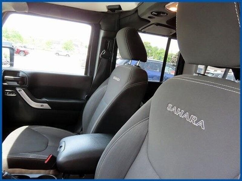 2017 Jeep Wrangler Unlimited SaharaImage 13