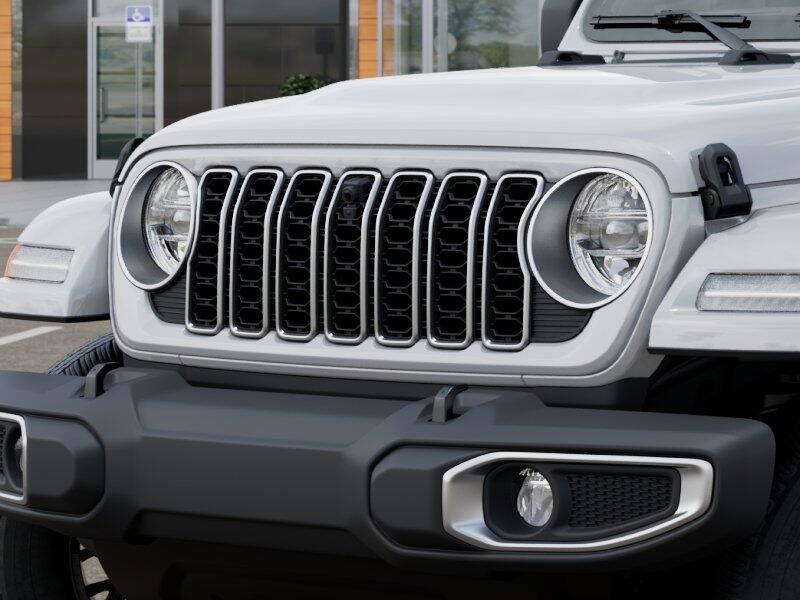 New 2026 Jeep Wrangler 4-door SaharaImage 33