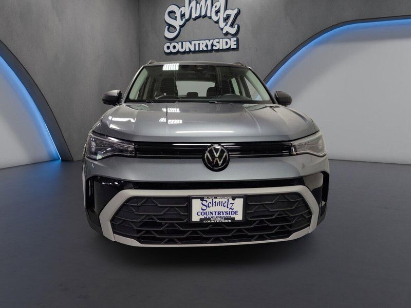 Used 2025 Volkswagen Taos S AWDImage 3