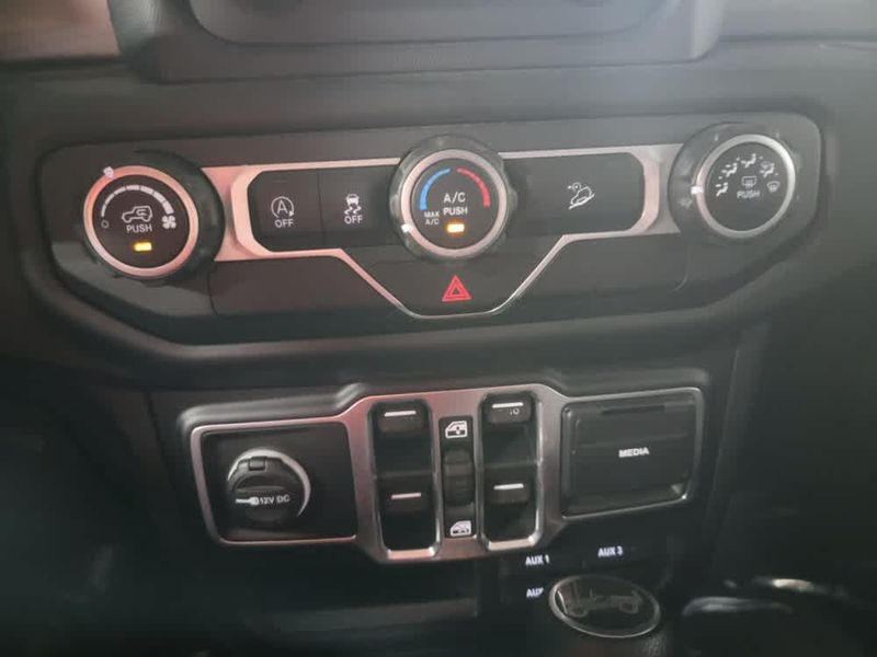 2018 Jeep Wrangler Unlimited Sport S photo 19