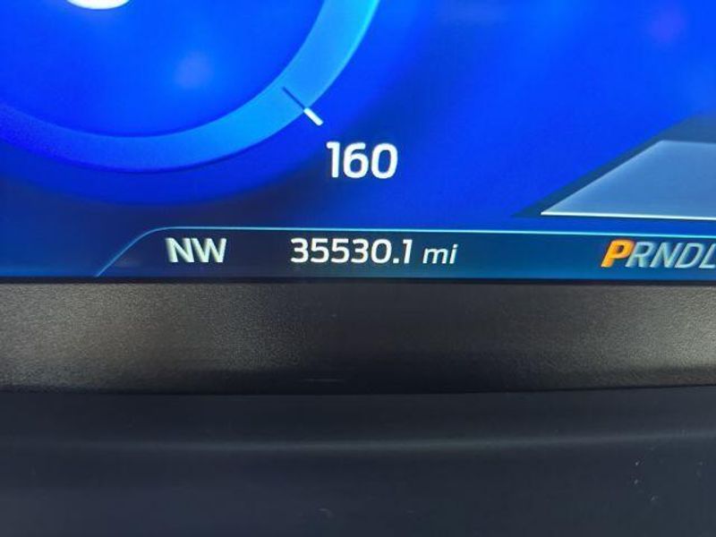 2022 Ford Escape Titanium photo 2