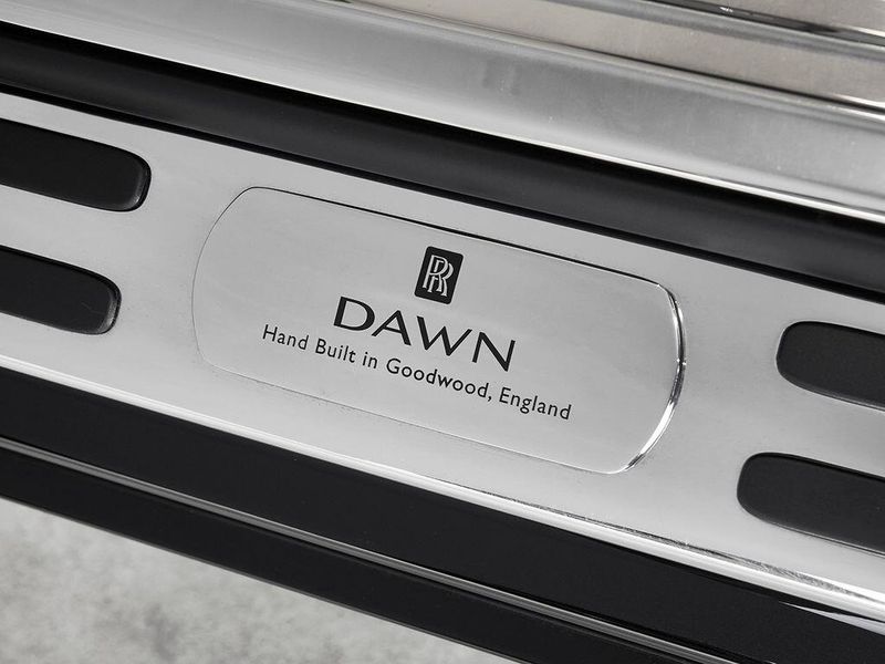 Used 2016 Rolls-Royce Dawn Image 28