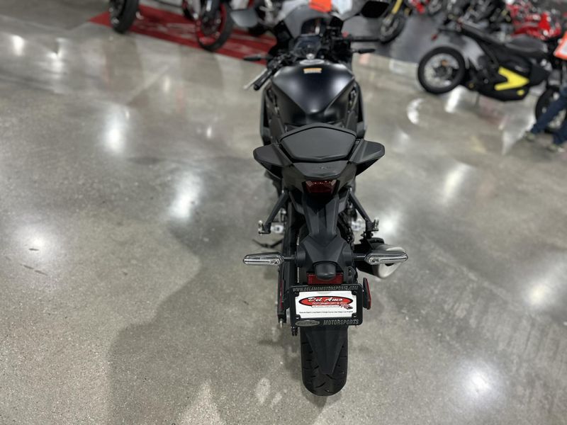 Used 2025 Yamaha YZF-R3 ABS Image 9